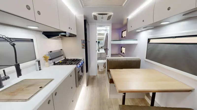 19.6 Floorplan Main Room